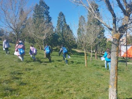Imagen El Deporte Escolar ya conoce a sus campeones provinciales de Escalada, Bádminton, Tenis de Mesa y Orientación