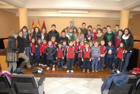Imagen Alumnos del colegio Marista acuden a la Diputación con motivo del día de la paz