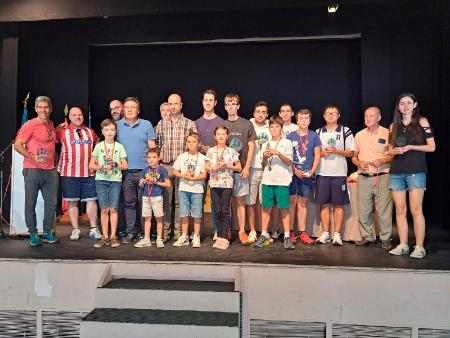 Imagen Palazuelos de Eresma pone fin al Circuito Provincial de Ajedrez de la Diputación con la victoria de Javier Ruiz en la jornada y de...