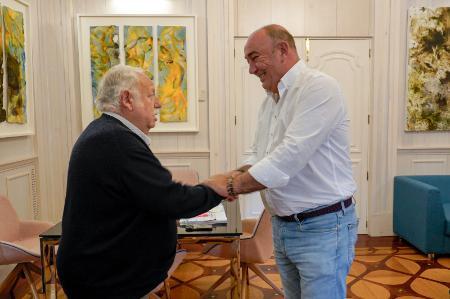 Imagen Varios alcaldes de la provincia comparten con Miguel Ángel de Vicente las problemáticas y necesidades de sus pueblos y los proyectos...